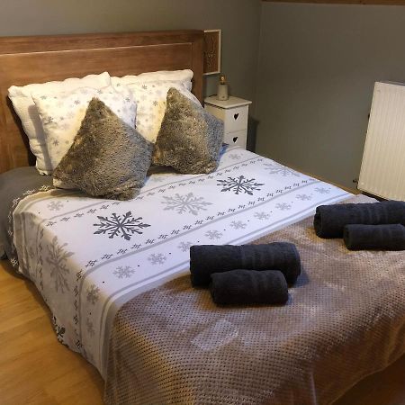 Charmant Appartement 2-4 Personnes Entre Annecy Et Aravis Thônes Esterno foto